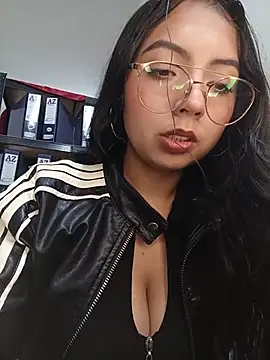 JENNIFER  03 online show from July 24, 2026, 3:52 pm
