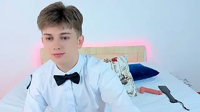 Miless Cooper online show from June 13, 2026, 2:26 pm