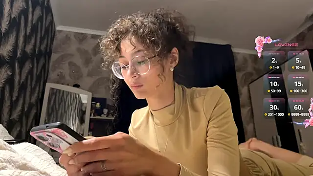 Snapshot of CurlyWinx chatting on May 31, 2026, 6:09 pm CurlyWinx online show from May 31, 2026, 6:09 pm
