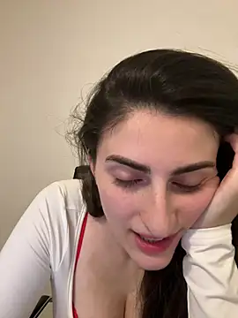 Snapshot of OliviaBaby- chatting on May 13, 2026, 9:33 pm OliviaBaby- online show from May 13, 2026, 9:33 pm