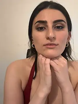 Snapshot of OliviaBaby- chatting on May 4, 2026, 6:11 pm OliviaBaby- online show from May 4, 2026, 6:11 pm