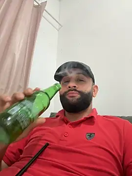 Snapshot of Ssombra_ chatting on May 29, 2026, 5:35 am Ssombra online show from May 29, 2026, 5:35 am