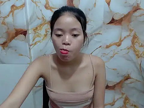 Snapshot of Sweet_Sarah69 chatting on June 5, 2026, 6:52 am Sweet Sarah69 online show from June 5, 2026, 6:52 am