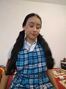 L0lita Emi12 online show from June 3, 2026, 8:13 pm