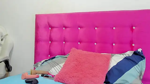 Snapshot of cyndycranforsquirT chatting on July 30, 2026, 11:31 am cyndycranforsquirT online show from July 30, 2026, 11:31 am