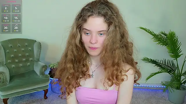 Snapshot of Mila_Stain chatting on June 16, 2026, 7:41 am Mila Stain online show from June 16, 2026, 7:41 am