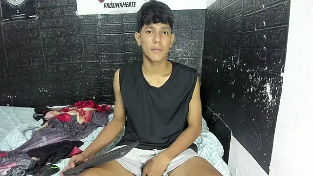 Snapshot of santos_dx chatting on May 18, 2026, 4:29 am santos dx online show from May 18, 2026, 4:29 am