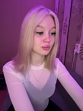 Snapshot of Velvet_Doll_ chatting on June 3, 2026, 4:24 am Velvet Doll online show from June 3, 2026, 4:24 am
