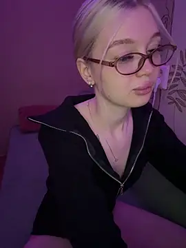 Snapshot of Velvet_Doll_ chatting on May 29, 2026, 5:02 am Velvet Doll online show from May 29, 2026, 5:02 am