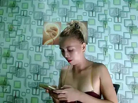 Snapshot of Sweet_Crystal69 chatting on June 7, 2026, 12:43 pm Sweet Crystal69 online show from June 7, 2026, 12:43 pm