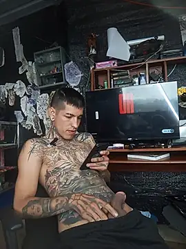 Snapshot of demoni0802 chatting on June 8, 2026, 1:33 pm demoni0802 online show from June 8, 2026, 1:33 pm