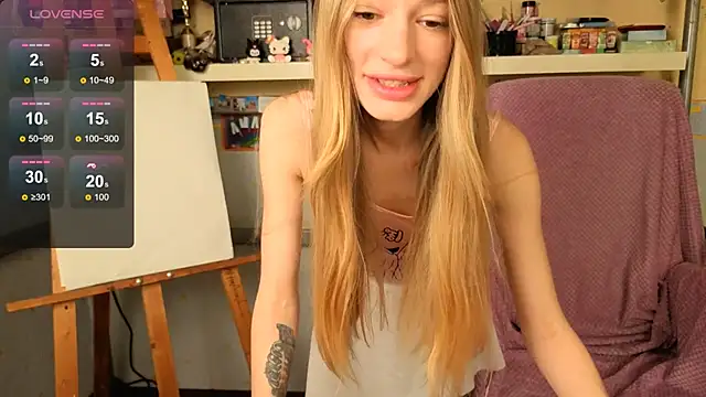 MiaMooonn online show from May 11, 2026, 9:54 am