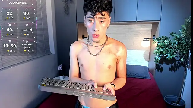 Snapshot of Spencerwhite_ chatting on May 17, 2026, 9:37 pm Spencerwhite online show from May 17, 2026, 9:37 pm