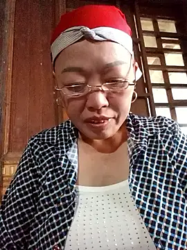 Snapshot of Peony98 chatting on May 11, 2026, 1:18 am Peony98 online show from May 11, 2026, 1:18 am