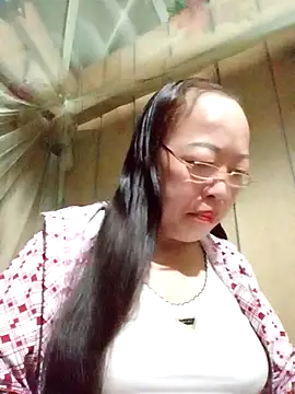 Snapshot of Peony98 chatting on May 4, 2026, 10:23 pm Peony98 online show from May 4, 2026, 10:23 pm
