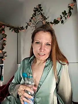 Snapshot of Candy_Cougar chatting on May 11, 2026, 7:10 am Candy Cougar online show from May 11, 2026, 7:10 am