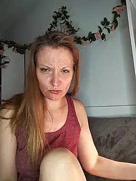 Snapshot of Candy_Cougar chatting on June 19, 2026, 6:30 am Candy Cougar online show from June 19, 2026, 6:30 am