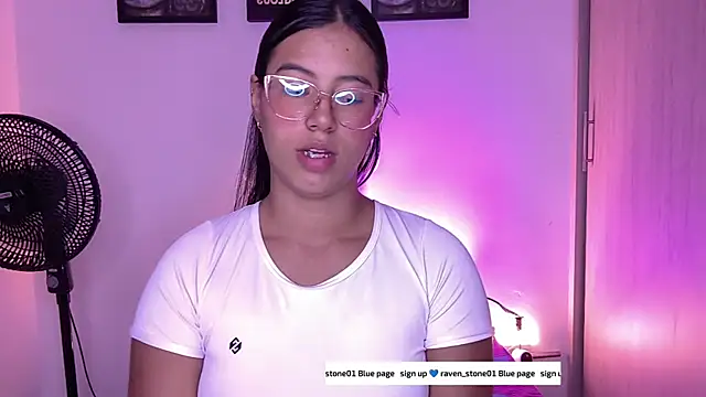Snapshot of Raven_stonee01 chatting on July 9, 2026, 1:28 am Raven stonee01 online show from July 9, 2026, 1:28 am