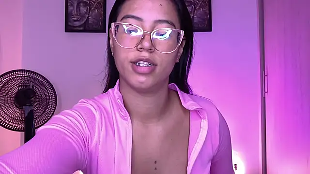 Snapshot of Raven_stonee01 chatting on July 12, 2026, 4:35 am Raven stonee01 online show from July 12, 2026, 4:35 am