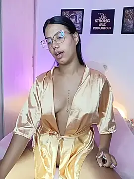 Snapshot of Raven_stonee01 chatting on June 25, 2026, 1:25 am Raven stonee01 online show from June 25, 2026, 1:25 am