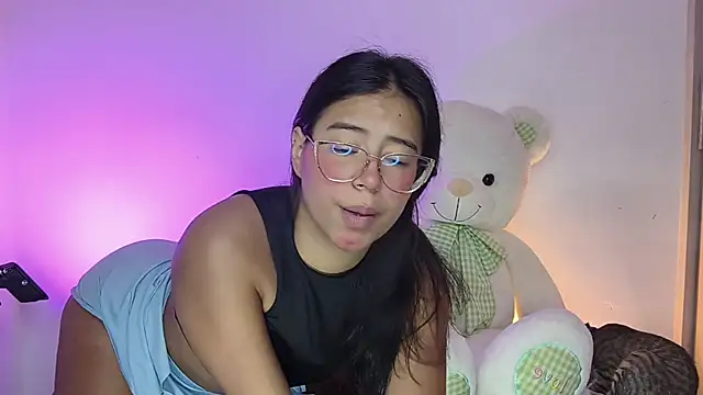 Snapshot of Raven_stonee01 chatting on July 29, 2026, 12:21 am Raven stonee01 online show from July 29, 2026, 12:21 am