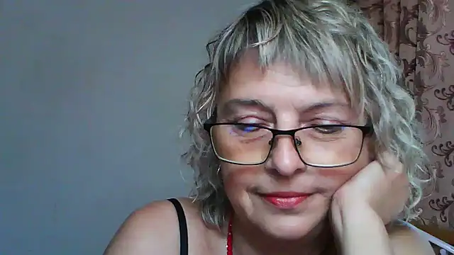 Snapshot of ElizabethGorden chatting on August 3, 2026, 1:39 pm ElizabethGorden online show from August 3, 2026, 1:39 pm