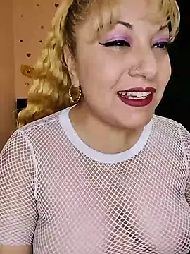 Snapshot of Venuss_Milf chatting on July 17, 2026, 10:01 am Venuss Milf online show from July 17, 2026, 10:01 am