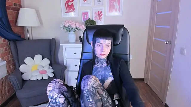 Snapshot of Bloood__Mary chatting on August 4, 2026, 8:46 pm Bloood Mary online show from August 4, 2026, 8:46 pm