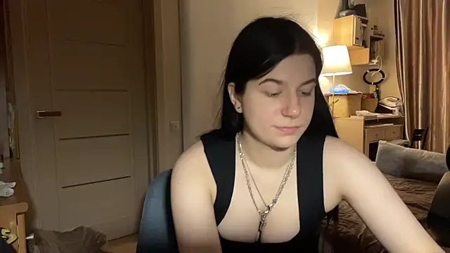 Snapshot of GrayceDeclet chatting on August 7, 2026, 1:06 pm GrayceDeclet online show from August 7, 2026, 1:06 pm