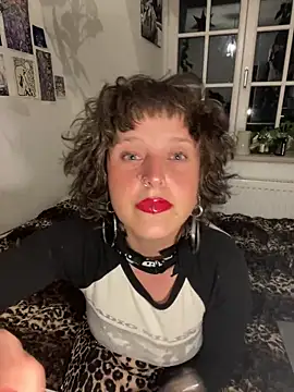 EmilieBraun online show from May 4, 2026, 9:50 pm