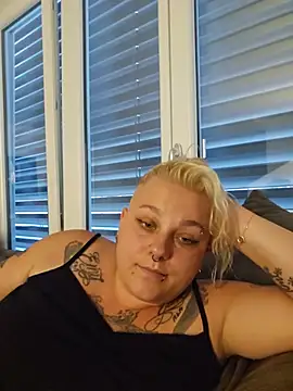 Snapshot of Lady_Peggi chatting on July 3, 2026, 7:20 pm Lady Peggi online show from July 3, 2026, 7:20 pm