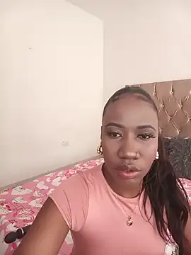Snapshot of Rossiecameron_ chatting on May 19, 2026, 1:40 pm Rossiecameron online show from May 19, 2026, 1:40 pm