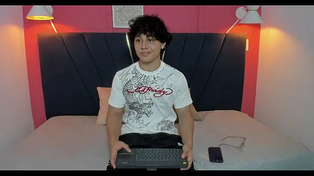 Snapshot of latin_beast4 chatting on May 30, 2026, 7:41 pm latin beast4 online show from May 30, 2026, 7:41 pm