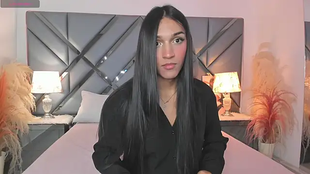 MadisonHerrera online show from June 17, 2026, 5:45 pm
