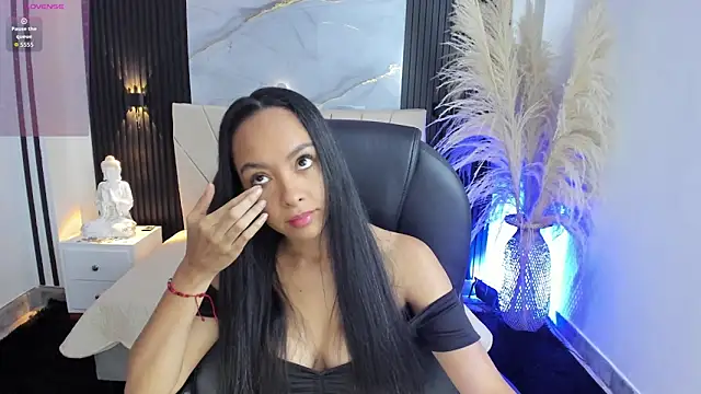 Snapshot of Selene-Diior chatting on May 9, 2026, 11:46 am Selene-Diior online show from May 9, 2026, 11:46 am