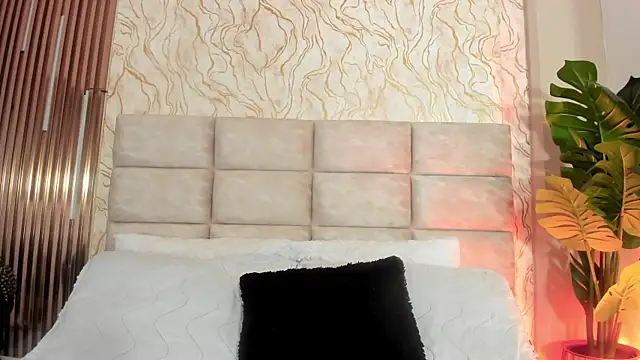 Snapshot of GinaSalanne chatting on July 27, 2026, 12:45 pm GinaSalanne online show from July 27, 2026, 12:45 pm