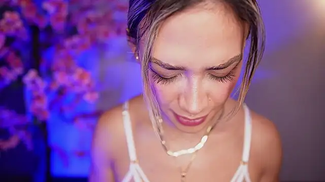 Snapshot of R4-V3N chatting on January 4, 2025, 8:06 am R4-V3N online show from January 4, 2025, 8:06 am