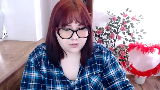 Snapshot of KarolinasHot chatting on June 17, 2026, 5:01 pm KarolinasHot online show from June 17, 2026, 5:01 pm