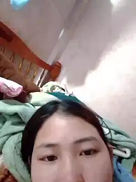 Snapshot of Linie22 chatting on May 5, 2026, 11:35 am Linie22 online show from May 5, 2026, 11:35 am