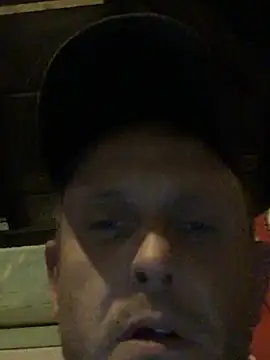 Marcin43w online show from May 5, 2026, 6:22 pm