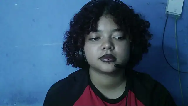 Jeannnsita online show from May 7, 2026, 3:22 am