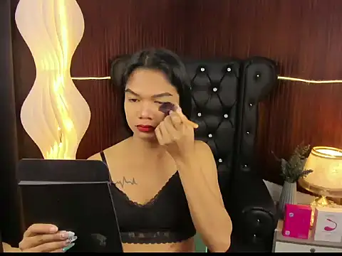 Naya Hilton online show from May 18, 2026, 6:56 pm