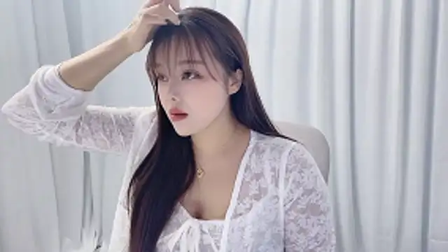 Snapshot of Qingqing19 chatting on June 10, 2026, 2:24 am Qingqing19 online show from June 10, 2026, 2:24 am