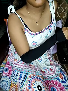 Snapshot of Tamil__Thara003 chatting on May 28, 2026, 6:58 pm Tamil Thara003 online show from May 28, 2026, 6:58 pm