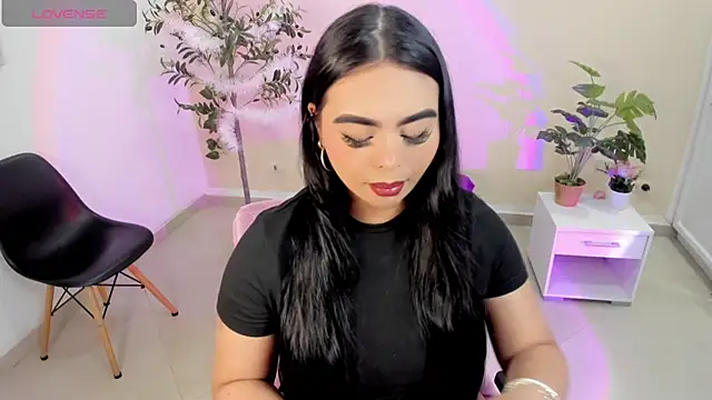 Snapshot of Margot_Robie chatting on May 19, 2026, 2:24 pm Margot Robie online show from May 19, 2026, 2:24 pm