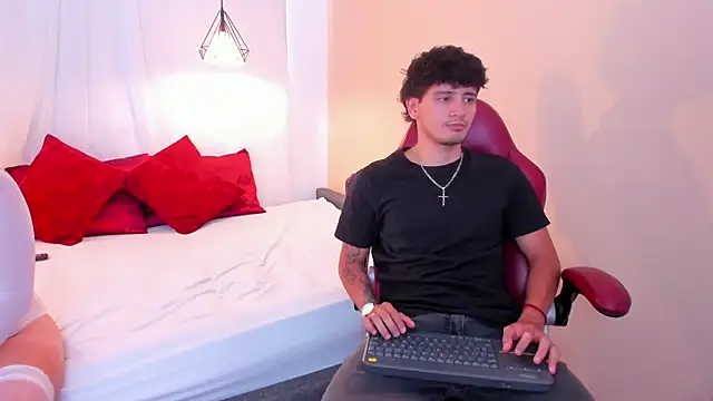 Snapshot of ariblake chatting on June 16, 2026, 6:41 pm ariblake online show from June 16, 2026, 6:41 pm
