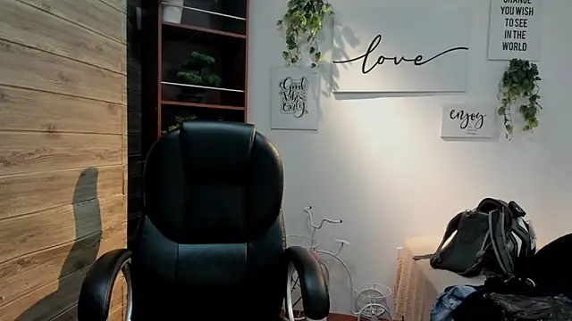 coby cum online show from May 7, 2026, 11:02 am