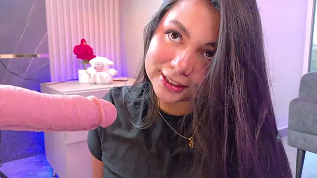 Snapshot of Eva-Apple chatting on July 28, 2026, 8:52 pm Eva-Apple online show from July 28, 2026, 8:52 pm