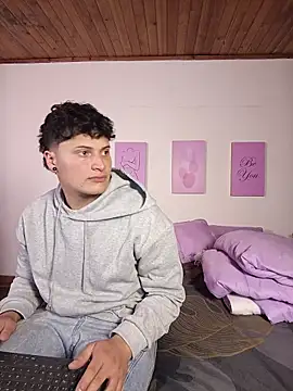 Wildseductor1 online show from June 9, 2026, 9:27 pm