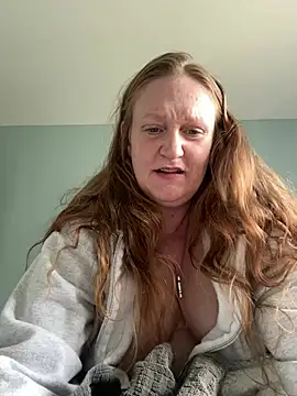 Snapshot of Kellilyn10 chatting on August 7, 2026, 2:12 pm Kellilyn10 online show from August 7, 2026, 2:12 pm